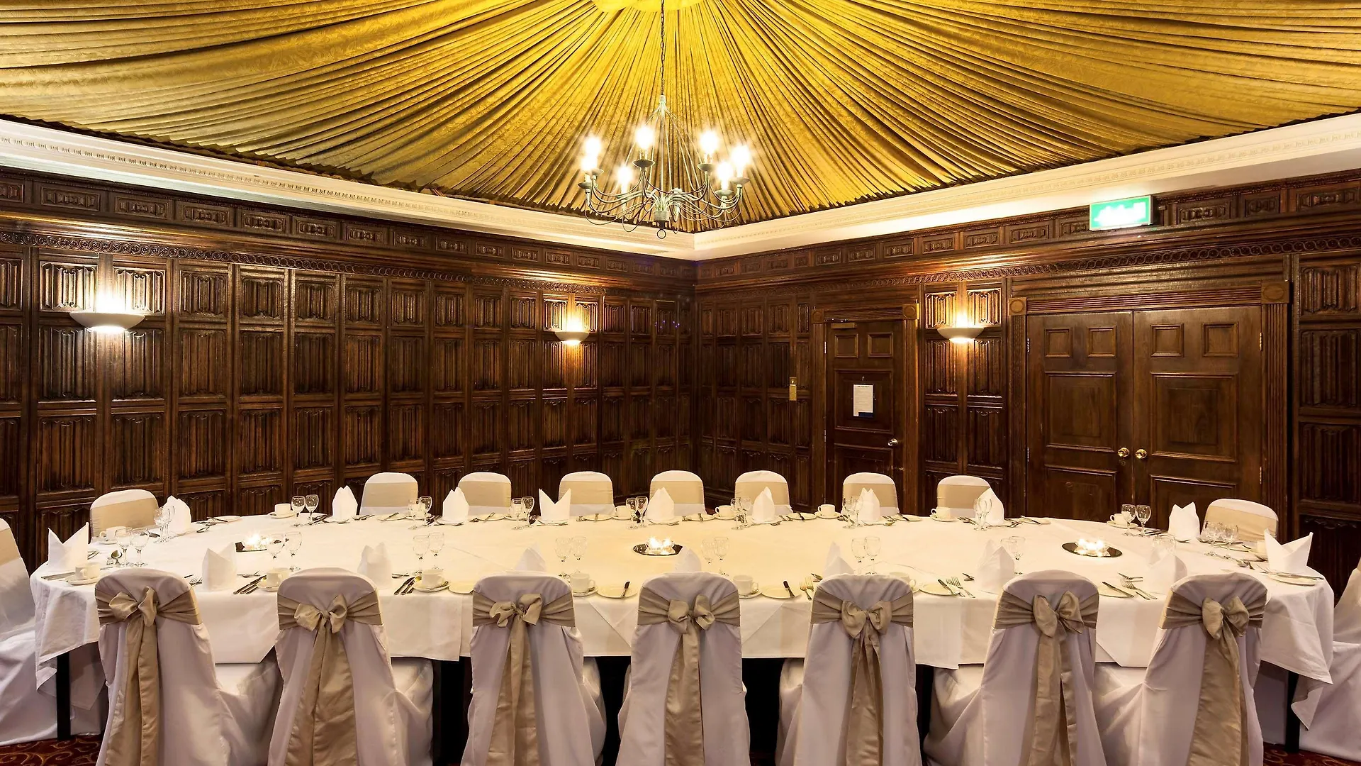 Mercure York Fairfield Manor Hotel